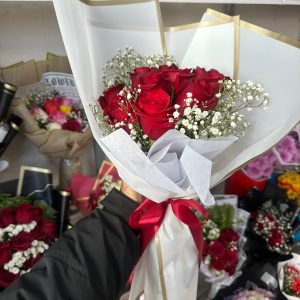 Rose Bouquet with Gypsy